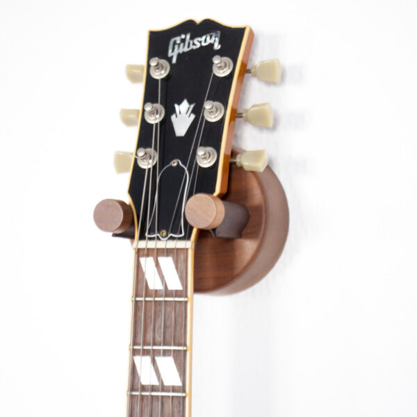 Soporte de guitarra de madera de nogal de pared